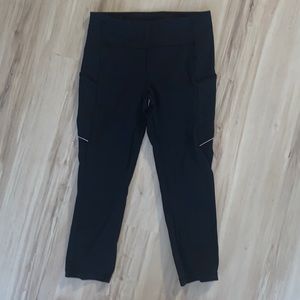 Lulu Women’s Cropped Leggings